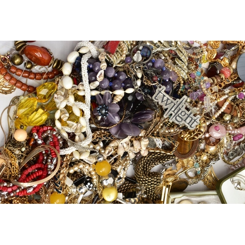 240 - AN ASSORTMENT OF COSTUME JEWELLERY, to include various watche (to include Sekonda and Pulsar), a whi... 