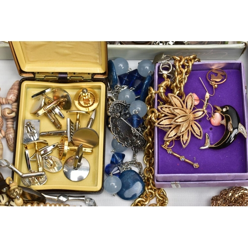 240 - AN ASSORTMENT OF COSTUME JEWELLERY, to include various watche (to include Sekonda and Pulsar), a whi... 