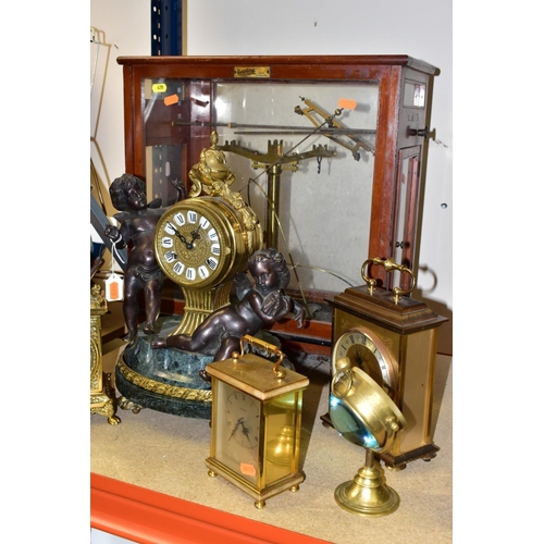 475 - A 20TH CENTURY ITALIAN FIGURAL BRONZE, MARBLE AND BRASS MANTEL CLOCK, Roman numerals, eight day Fran... 
