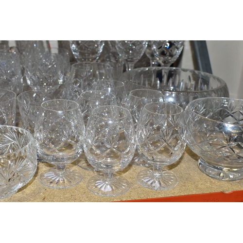 481 - A QUANTITY OF 19TH AND 20TH CENTURY CUT AND MOULDED GLASSWARE, primarily drinking glasses, decanters... 