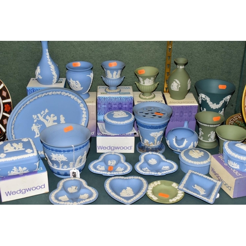 496 - TWENTY TWO PIECES OF WEDGWOOD JASPERWARE, seven are boxed, colours comprise a teal green conical vas... 