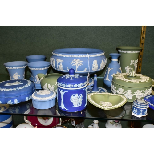 499 - SIXTEEN PIECES OF WEDGWOOD JASPERWARE, colours comprise pale blue, dark blue jasper dip and pale gre... 