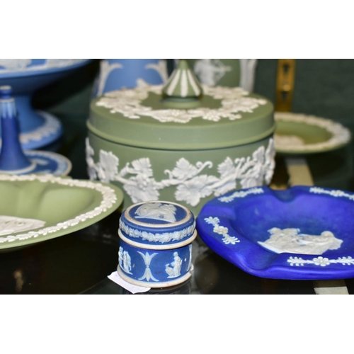 499 - SIXTEEN PIECES OF WEDGWOOD JASPERWARE, colours comprise pale blue, dark blue jasper dip and pale gre... 