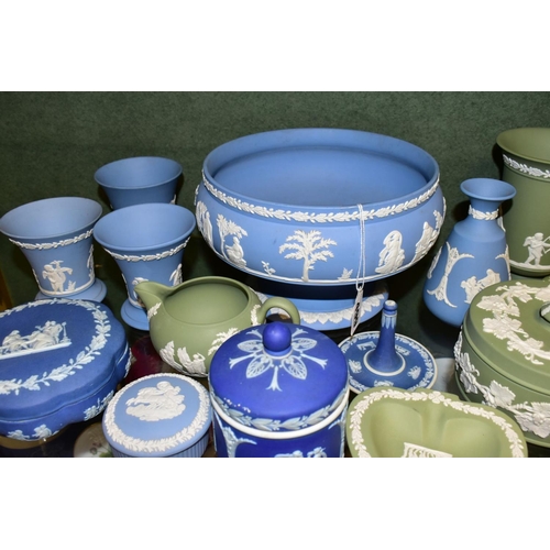 499 - SIXTEEN PIECES OF WEDGWOOD JASPERWARE, colours comprise pale blue, dark blue jasper dip and pale gre... 
