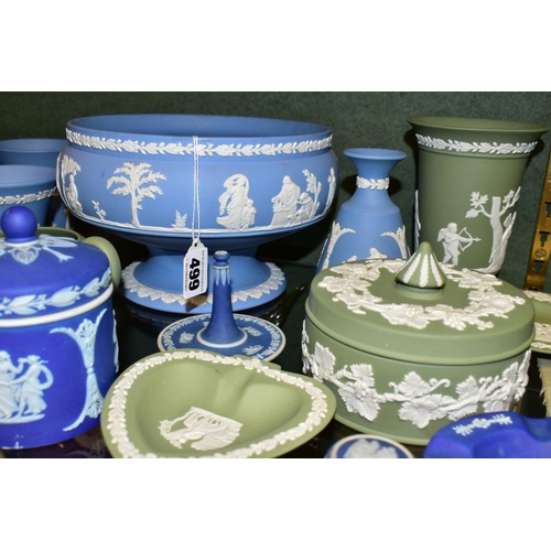499 - SIXTEEN PIECES OF WEDGWOOD JASPERWARE, colours comprise pale blue, dark blue jasper dip and pale gre... 
