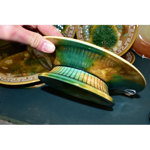 505 - A SEVEN PIECE VICTORIAN MAJOLICA DESSERT SET, comprising a pair of comports and five dessert plates,... 