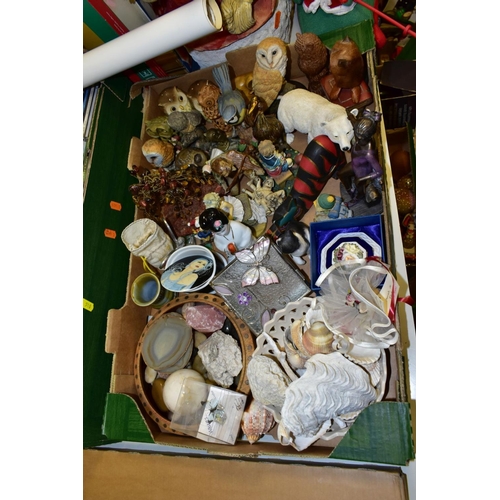 510 - TWO BOXES AND LOOSE CERAMICS, ORNAMENTS, CHRISTMAS DECORATIONS, SAT NAV, CDS, NATURAL AND SUNDRY ITE... 