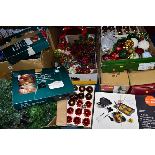 511 - EIGHT BOXES OF CHRISTMAS DECORATIONS, mainly modern with late twentieth century items, to include fo... 