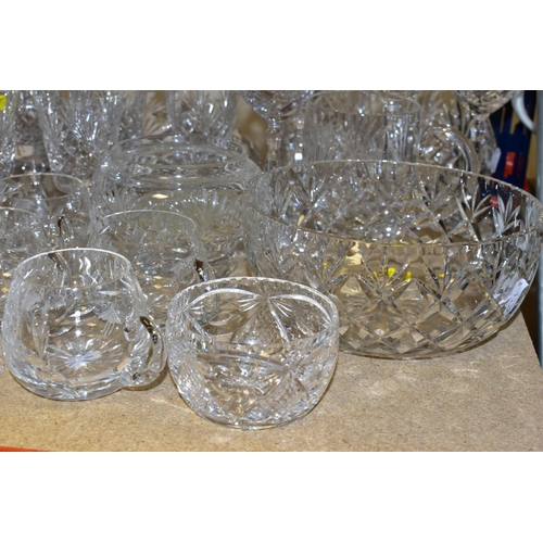 517 - A QUANTITY OF CUT CRYSTAL GLASSWARES, to include approximately fifty five pieces, two mallet shaped ... 
