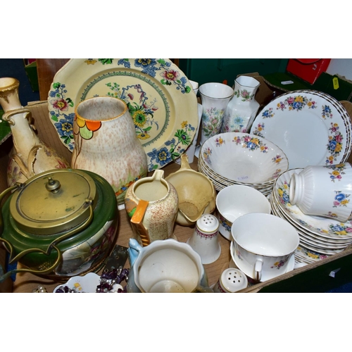 521 - A BOX AND LOOSE CERAMICS, CLOCK, GLASSWARES, CUTLERY ETC, to include an ornate brass table clock (in... 