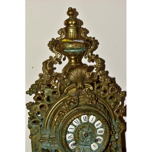 521 - A BOX AND LOOSE CERAMICS, CLOCK, GLASSWARES, CUTLERY ETC, to include an ornate brass table clock (in... 