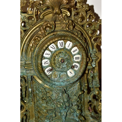 521 - A BOX AND LOOSE CERAMICS, CLOCK, GLASSWARES, CUTLERY ETC, to include an ornate brass table clock (in... 