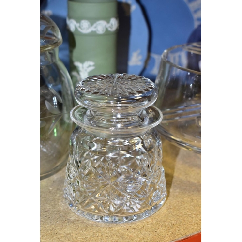 529 - A GROUP OF WEDGWOOD JASPERWARE ITEMS AND CUT CRYSTAL GLASSWARES, to include a Wedgwood jasperware sa... 
