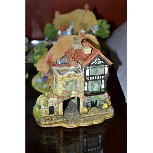 650 - THIRTEEN LILLIPUT LANE SCULPTURES FROM THE COLLECTORS CLUB, with deeds where mentioned, comprising Y... 