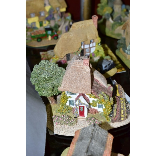 650 - THIRTEEN LILLIPUT LANE SCULPTURES FROM THE COLLECTORS CLUB, with deeds where mentioned, comprising Y... 
