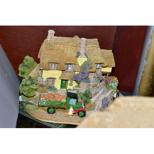 650 - THIRTEEN LILLIPUT LANE SCULPTURES FROM THE COLLECTORS CLUB, with deeds where mentioned, comprising Y... 
