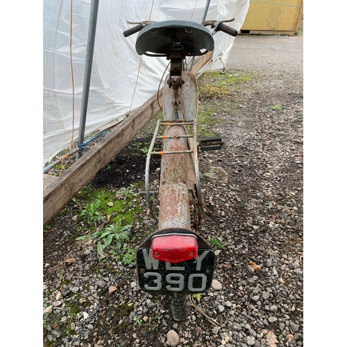 1209 - A LATE 1950s /EARLY 1960s RALEIGH MOPED possibly a RM1 or RM1C for Restoration. With a Sturmey Arche... 