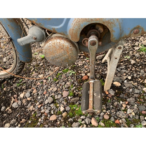 1209 - A LATE 1950s /EARLY 1960s RALEIGH MOPED possibly a RM1 or RM1C for Restoration. With a Sturmey Arche... 