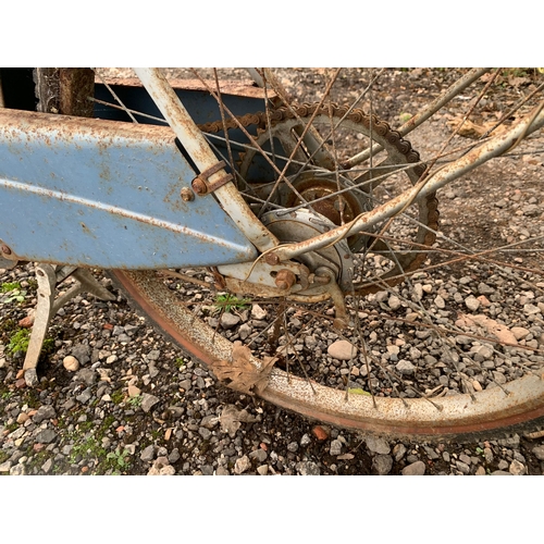 1209 - A LATE 1950s /EARLY 1960s RALEIGH MOPED possibly a RM1 or RM1C for Restoration. With a Sturmey Arche... 
