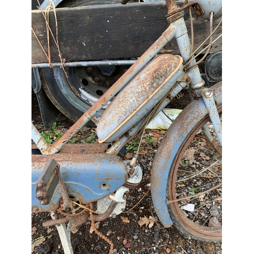 1209 - A LATE 1950s /EARLY 1960s RALEIGH MOPED possibly a RM1 or RM1C for Restoration. With a Sturmey Arche... 