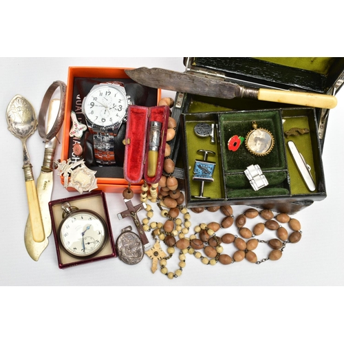 105 - A SELECTION OF MISCELLANEOUS ITEMS, to include a white metal hinged bangle stamped 925 sterling, a s... 