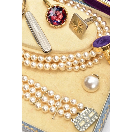 111 - A SELECTION OF ASSORTED JEWELLERY, to include a silver 'Ola M Gorie' crescent and bent rod necklace ... 