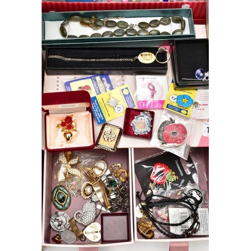 117 - AN ASORTMENT OF COSTUME JEWELLERY, three boxes of costume jewellery containing a selection of pins, ... 