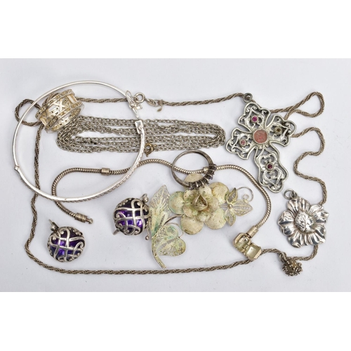 177 - AN ASSORTMENT OF WHITE METAL JEWELLERY, to include two chains, a bracelet, a bangle, two rings two p... 