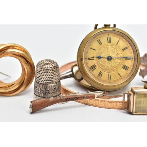 18 - AN ASSORTMENT OF JEWELLERY ITEMS, to include a silver fob pendant with a gold coloured vacant shield... 