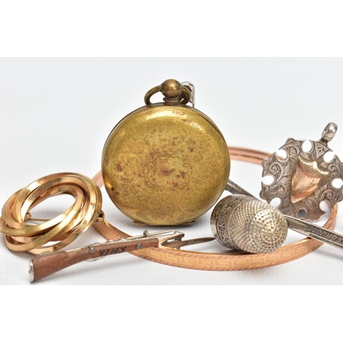 18 - AN ASSORTMENT OF JEWELLERY ITEMS, to include a silver fob pendant with a gold coloured vacant shield... 