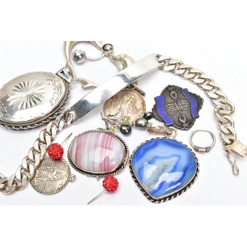 184 - AN ASSORTMENT OF SILVER AND WHITE METAL JEWELLERY, to include a silver oval locket engraved with fol... 