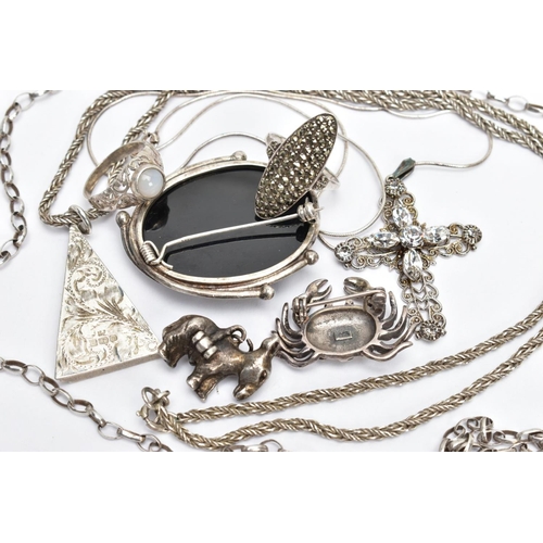 185 - AN ASSORTMENT OF SILVER AND WHITE METAL JEWELLERY,  to include a triangular pendant with foliage eng... 