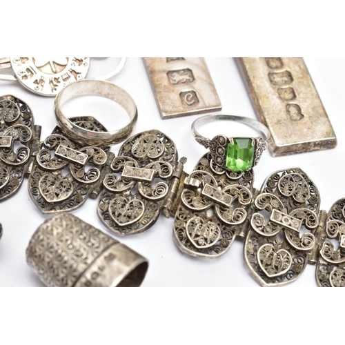 186 - AN ASSORTMENT OF SILVER AND WHITE METAL JEWELLERY, to include a silver ingot pendant, hallmarked She... 