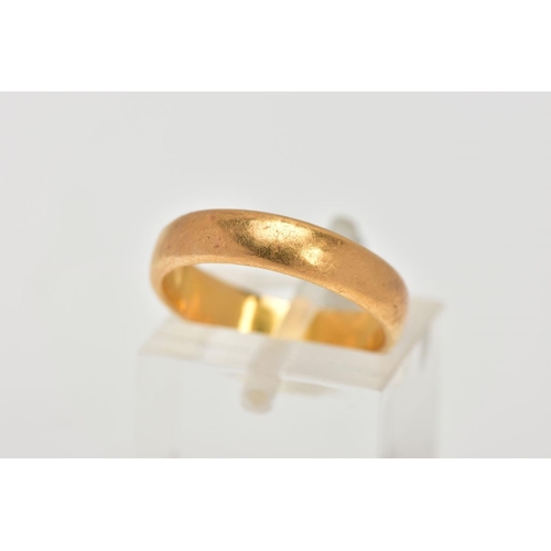 52 - A 22CT GOLD BAND RING, misshapen ring, plain polished design, hallmarked Glasgow, approximate gross ... 