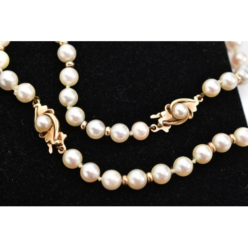 74 - A CULTURED PEARL NECKLACE AND BRACELET, a white cultured pearl necklace, approximate pearl diameter ... 