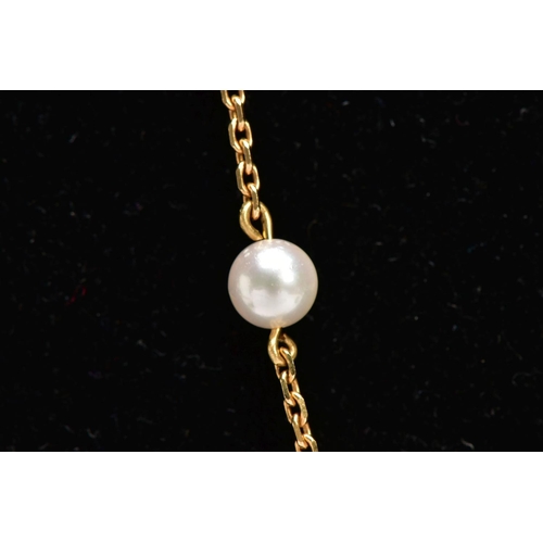 81 - A CULTURED PEARL CHAIN NECKLACE, five white cultured pearls, approximate diameter 6mm, evenly spaced... 