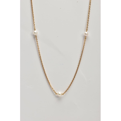 81 - A CULTURED PEARL CHAIN NECKLACE, five white cultured pearls, approximate diameter 6mm, evenly spaced... 