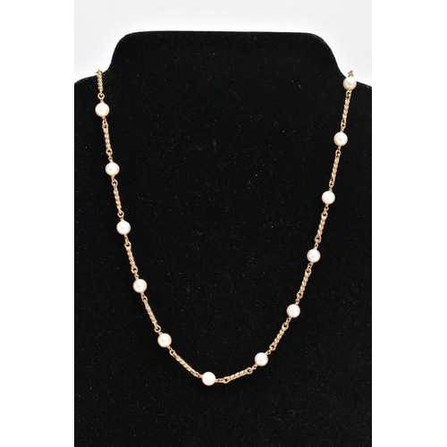 82 - A 9CT GOLD CULTURED PEARL NECKLACE, twenty three white cultured pearls, each pearl approximately 5mm... 