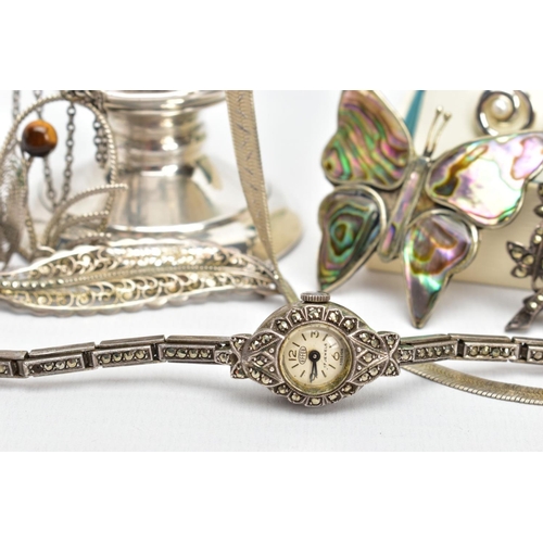 95 - A SELECTION OF SILVER AND WHITE METAL JEWELLERY, AND A BROKEN YELLOW METAL CHAIN, to include a broke... 