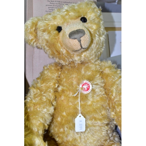 693 - A STEIFF 'BAERLE 43 PAB 1904' LIMITED EDITION BEAR, a reproduction of the bear issued in 1904 and co... 