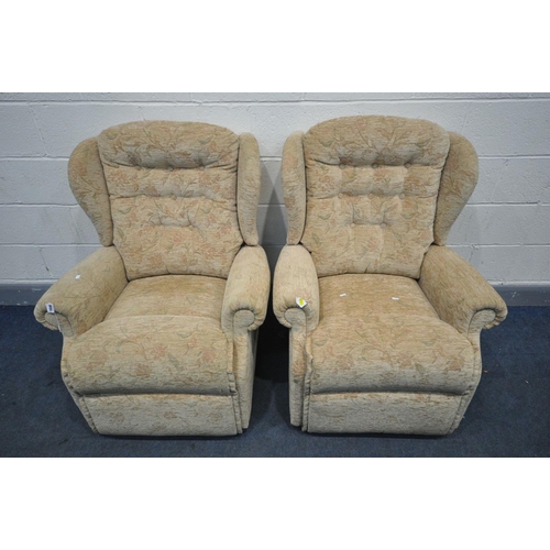 1646 - A PAIR OF FLORAL BIEGE UPHOLSTERED MANUAL RECLINING ARMCHAIRS