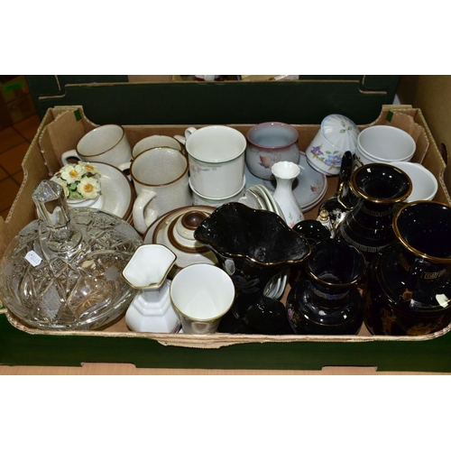 777 - A BOX OF CERAMICS AND GLASS, to include two Royal Doulton Caprice cups and saucers, two Coalport Can... 