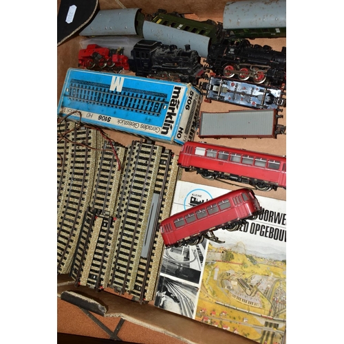 778 - A QUANTITY OF MAINLY UNBOXED AND ASSORTED HO & OO GAUGE MODEL RAILWAY ITEMS, to include Marklin HO g... 