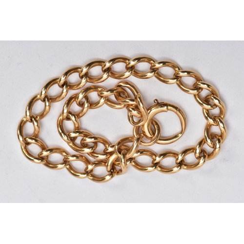 113 - AN 18CT GOLD CURB LINK BRACELET, yellow gold curb link bracelet, each link stamped 18, fitted with a... 