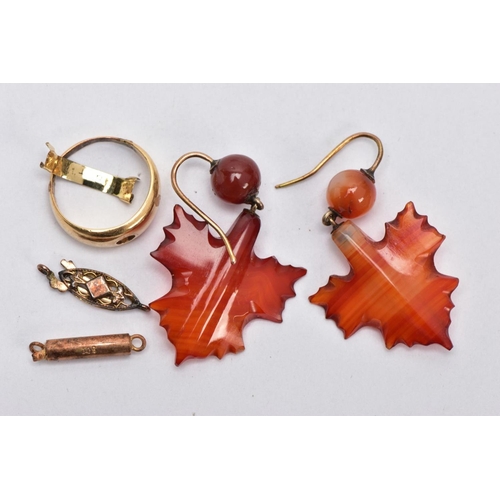 115 - A PAIR OF BANDED AGATE DROP EARRINGS, A YELLOW METAL RING AND TWO CLASPS, to include a pair of carve... 