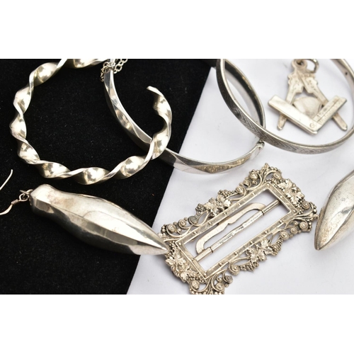 151 - AN ASSORTMENT OF SILVER AND WHITE METAL JEWELLERY, to include a faceted silver hinged bangle, hallma... 