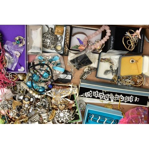 216 - A BOX OF ASSORTED COSTUME JEWELLERY, to include a signed Pandora bracelet and a selection of white m... 