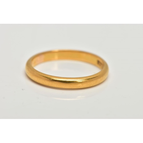 7 - A 22CT GOLD BAND RING, a polished D shaped band, approximate width 3mm x depth 1.5mm, hallmarked 22c... 