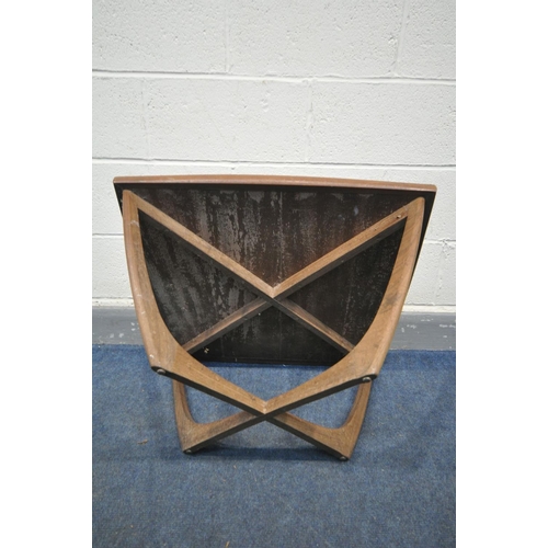 1606 - A MID CENTURY DANISH STYLE TEAK SQUARE COFFEE TABLE, with lipped edges on shaped crossed support, wi... 