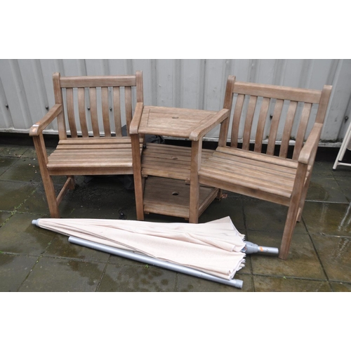 1208 - A MODERN HARDWOOD GARDEN LOVE SEAT with angle centre shelf, parasol and cover 180cm wide